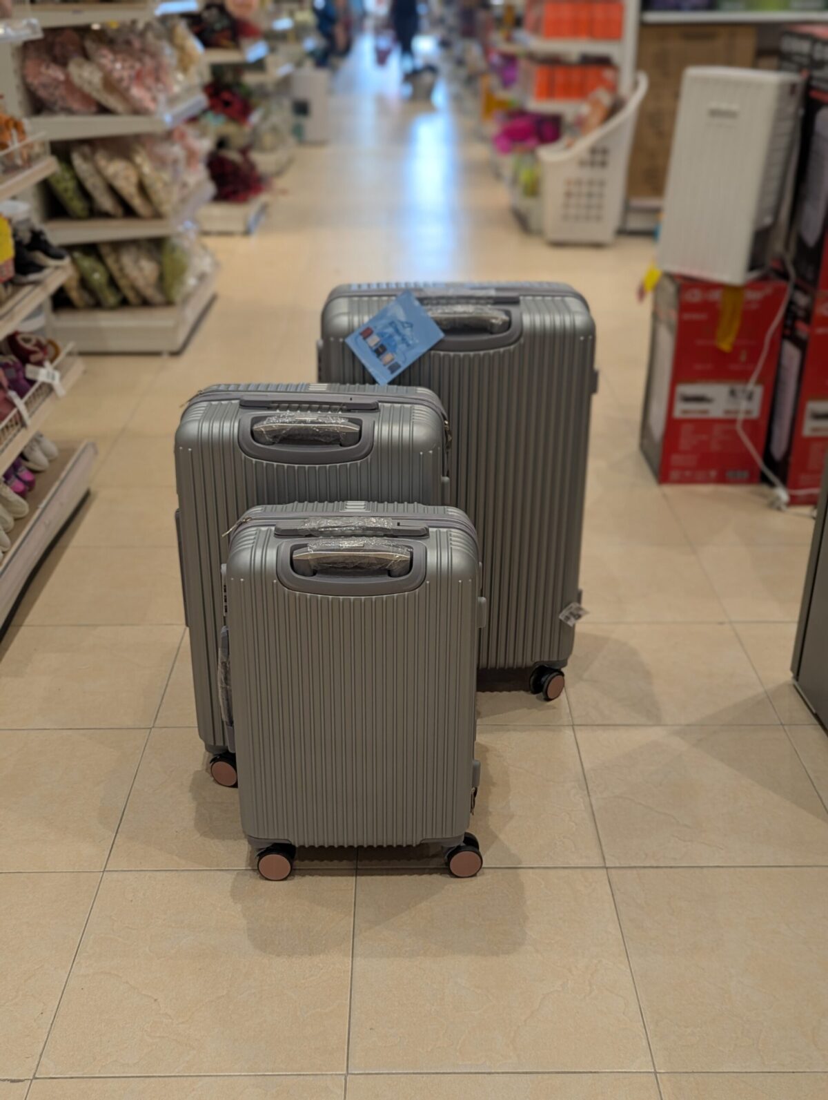 luggage set 2 1 scaled
